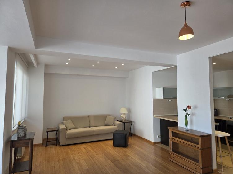 Apartament cu 3 camere decomandat, mobilat în Dorobanți