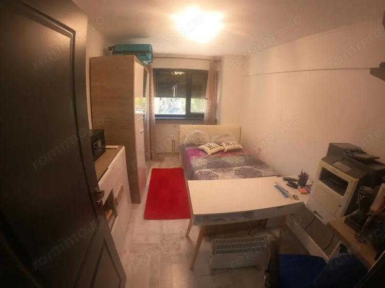 Apartament cu 4 camere decomandat, mobilat în Central