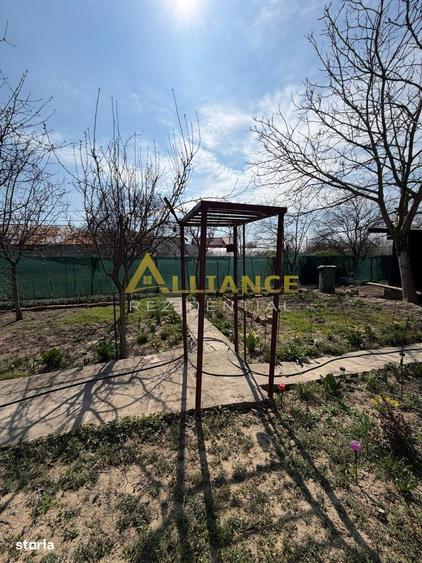 Casă cu 4 camere cu Canalizare în Cățelu