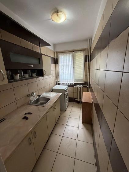 Apartament cu 3 camere nedecomandat în Nord