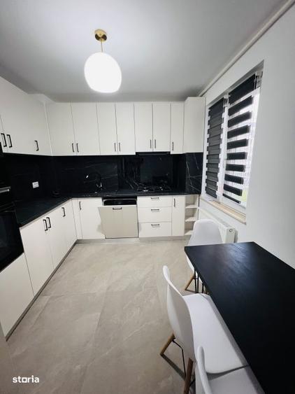 Apartament cu 3 camere decomandat, mobilat în Vitan
