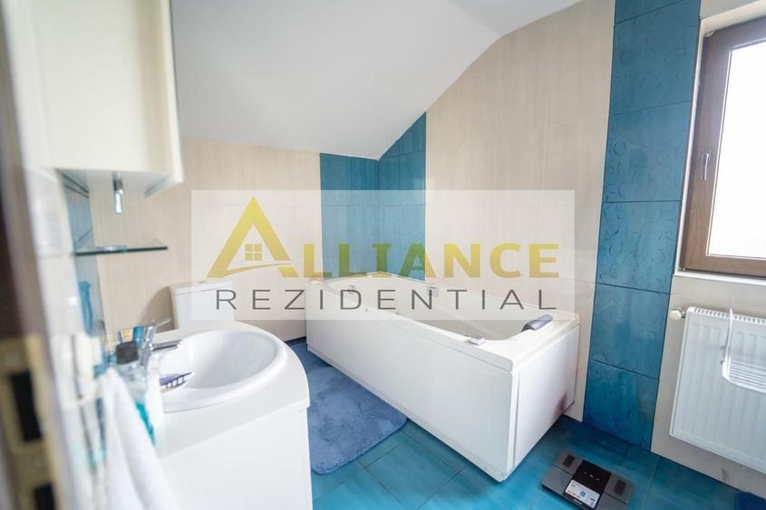 Casă individuală cu 4 camere cu Canalizare în Berceni