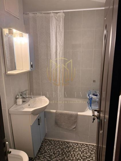 Apartament cu 3 camere decomandat, mobilat în Titan