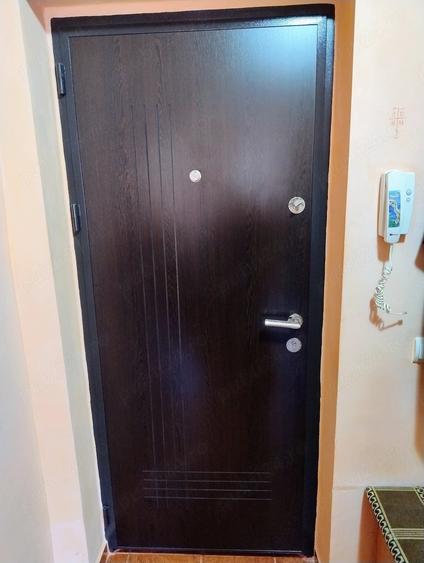 Apartament cu 2 camere decomandat în Florești