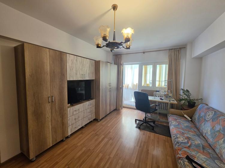 Apartament cu 2 camere semidecomandat în Titan