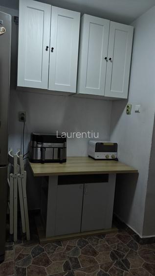 Garsoniera la casa cu curte proprie Zona Piata Muncii (2 min. metrou) Ideala pentru o studenta / domnisoara.Direct de la Proprietar(Fara Agentii)