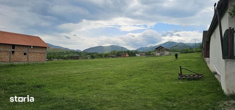 Teren de 1550 mp, în Central
