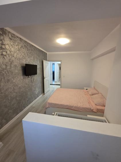 Apartament cu 3 camere decomandat, mobilat în Rediu