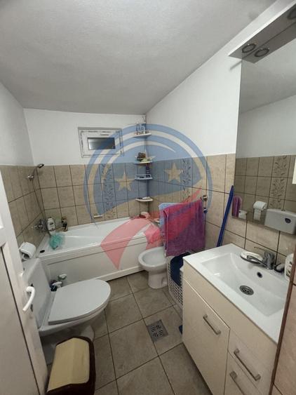 Casă individuală cu 3 camere cu Canalizare în Central