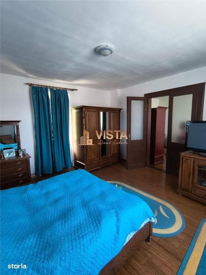 Casă cu 4 camere decomandat cu Teren 2300 Mp în Central