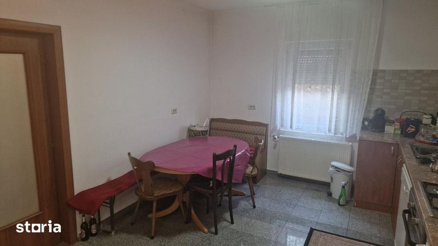 Casă cu 5 camere cu Teren 250 Mp în Chiajna
