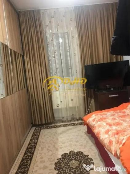 Apartament cu 3 camere semidecomandat în Central