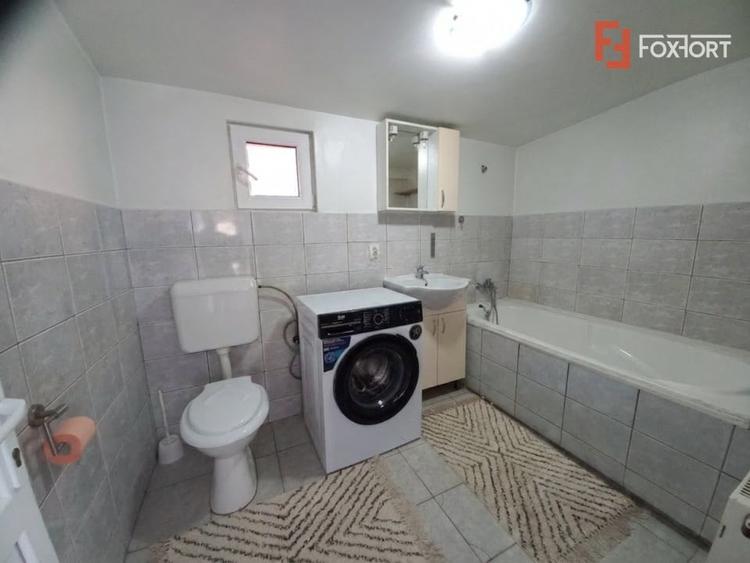 Casă individuală cu 5 camere cu Canalizare în Ghiroda