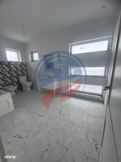 Casă cu 4 camere în Șimnicu de Jos
