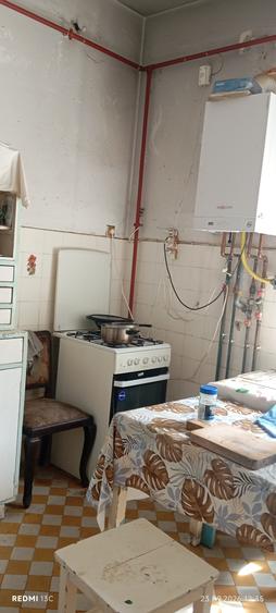 Apartament cu 4 camere semidecomandat în P-ța Romană