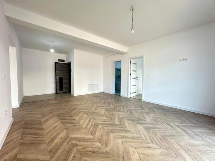 Apartament cu 3 camere decomandat în Păcurari