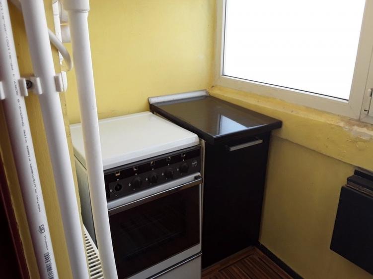 Apartament cu 2 camere semidecomandat, mobilat în Universitate