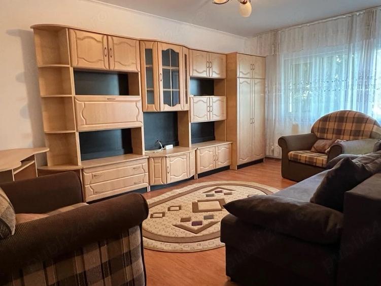 Apartament cu 2 camere decomandat în Micro 12