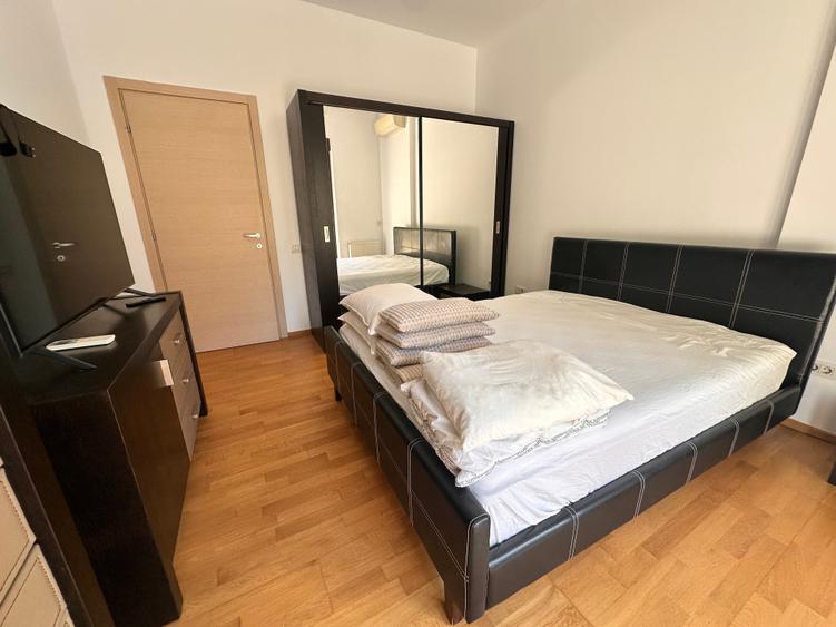 Apartament cu 3 camere semidecomandat în Herăstrău