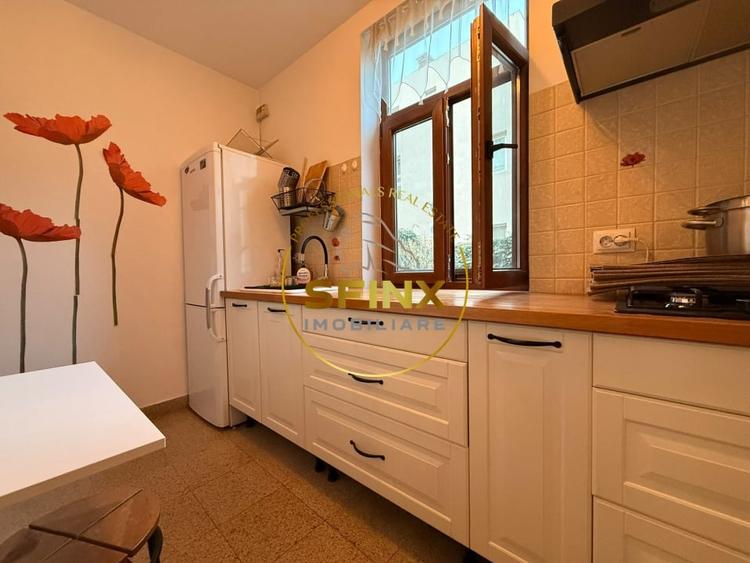 Casă individuală cu 5 camere cu Canalizare în Decebal