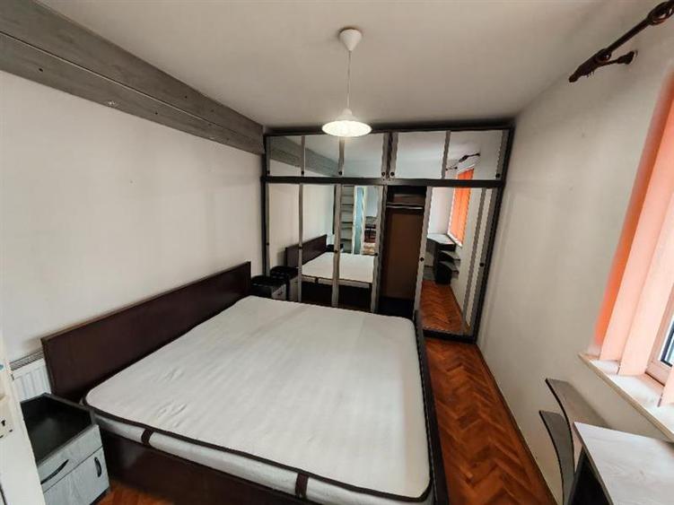 Apartament cu 2 camere semidecomandat în Centrul Civic