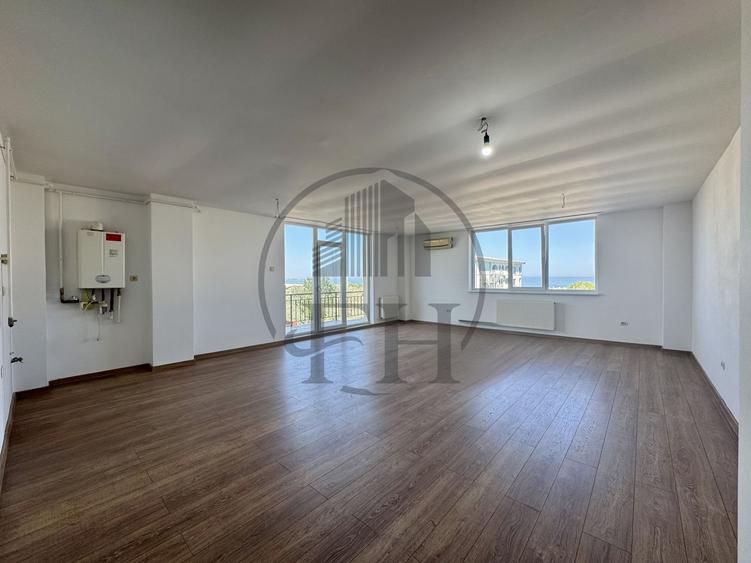 Apartament cu 3 camere decomandat în Sud