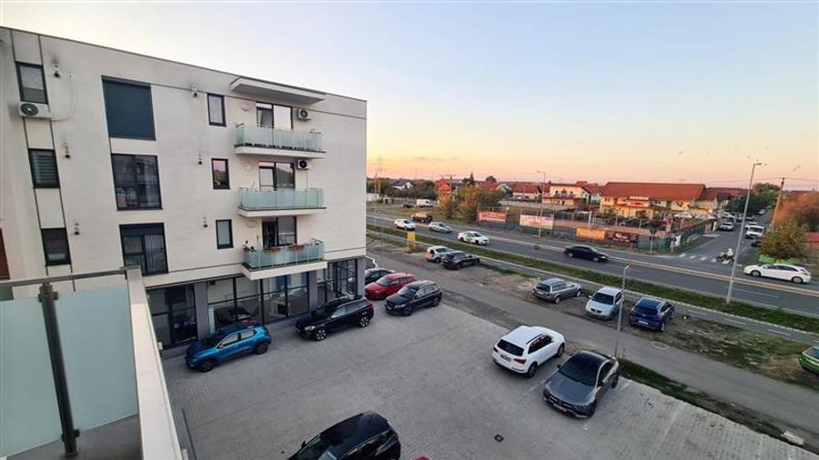 Apartament cu 2 camere semidecomandat în Moșnița Nouă