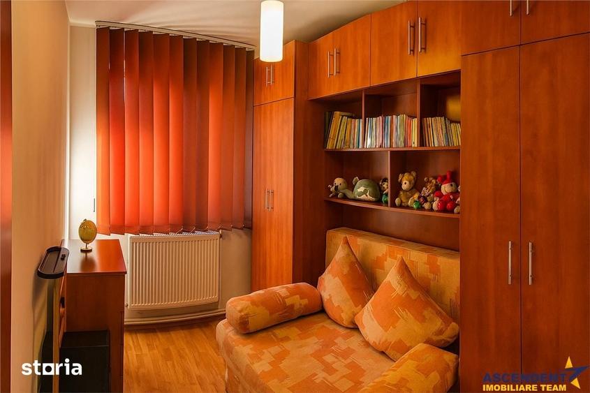 Apartament cu 3 camere semidecomandat în IAR