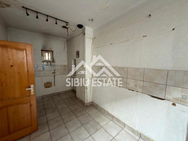 Casă individuală cu 4 camere cu Canalizare în Turnișor