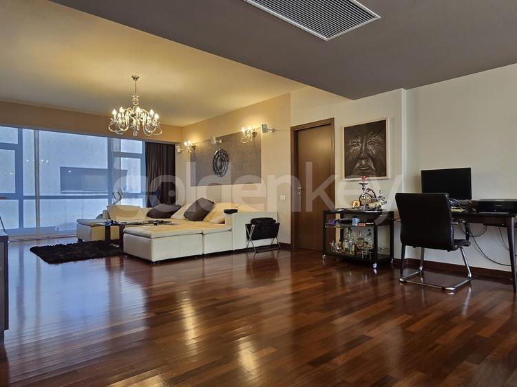 Apartament cu 4 camere semidecomandat, mobilat în Herăstrău