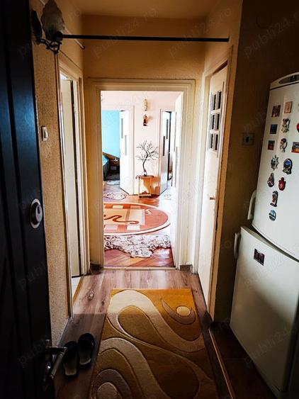 Apartament cu 3 camere semidecomandat în Turda