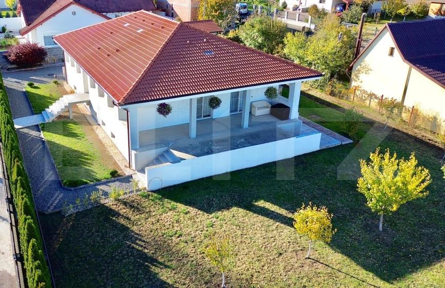 Casă individuală cu 6 camere cu Teren 1200 Mp în Cetate