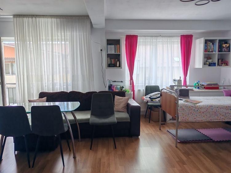 Apartament cu 2 camere decomandat în Florești