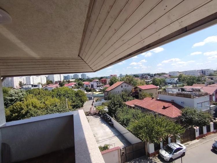 Apartament cu 2 camere decomandat în Titan