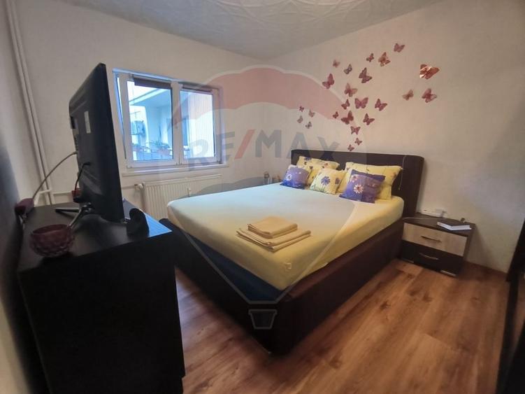 Apartament cu 3 camere decomandat, mobilat în Micălaca