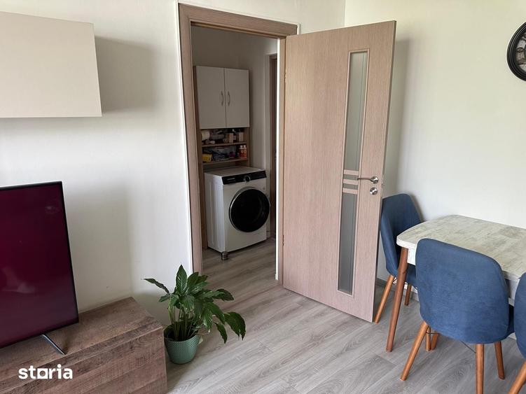 Apartament cu 3 camere semidecomandat în Giurgiului