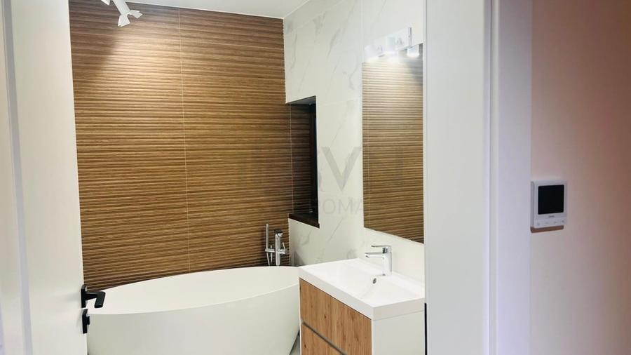 Casă individuală cu 4 camere cu Teren 550 Mp în Central