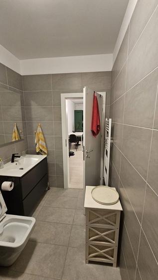 Apartament cu 2 camere semidecomandat, mobilat în Florești