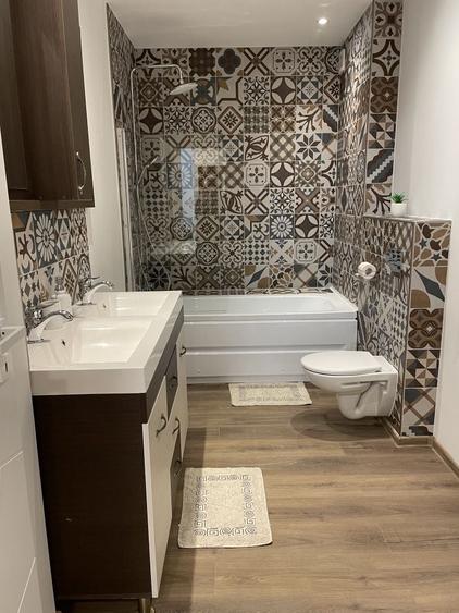 Apartament cu 3 camere decomandat în Spitalul Județean