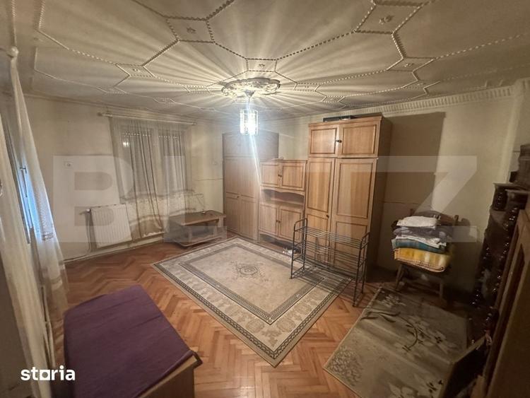 Casă cu 7 camere cu Teren 1171 Mp în Păulești