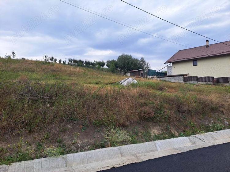 Teren de 2000 mp, în Gârcina