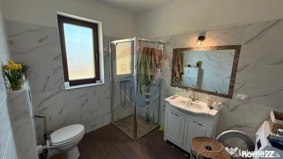 Casă cu 4 camere cu Teren 2700 Mp în Coțofănești