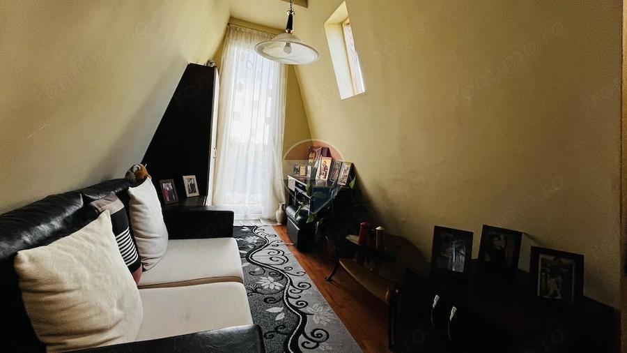 Casă cu 4 camere cu Teren 959 Mp în Lăzăreni