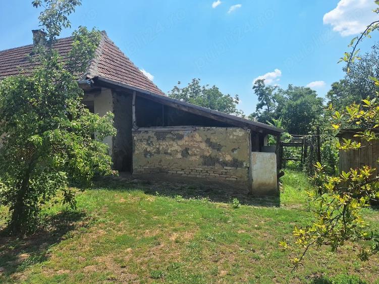 Casă cu Teren 5095 Mp în Călacea