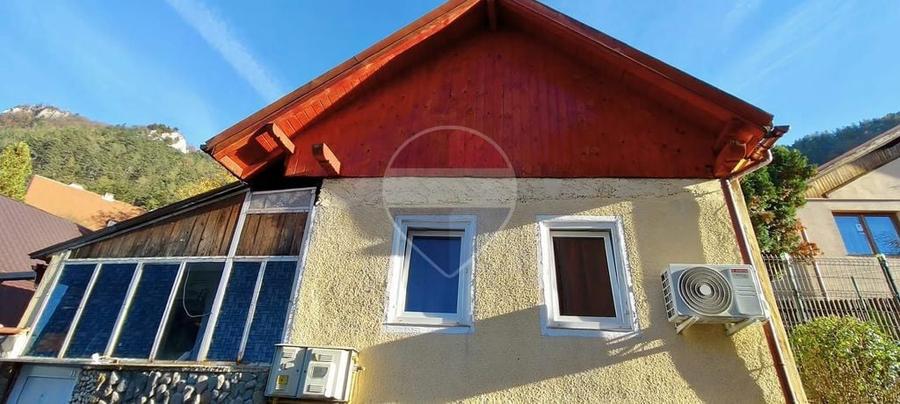 Casă cu 3 camere cu Teren 150 Mp în Schei