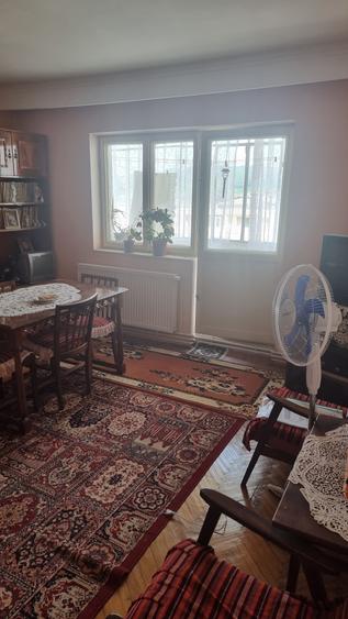 Apartament 3 camere de vanzare, zona Nord - Piață, decomandat, 84 mp - 2