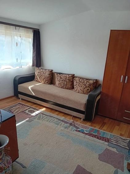 Casă cu 3 camere cu Teren 3500 Mp în Central