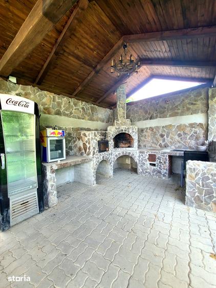 Casă cu 7 camere cu Teren 900 Mp în Corunca