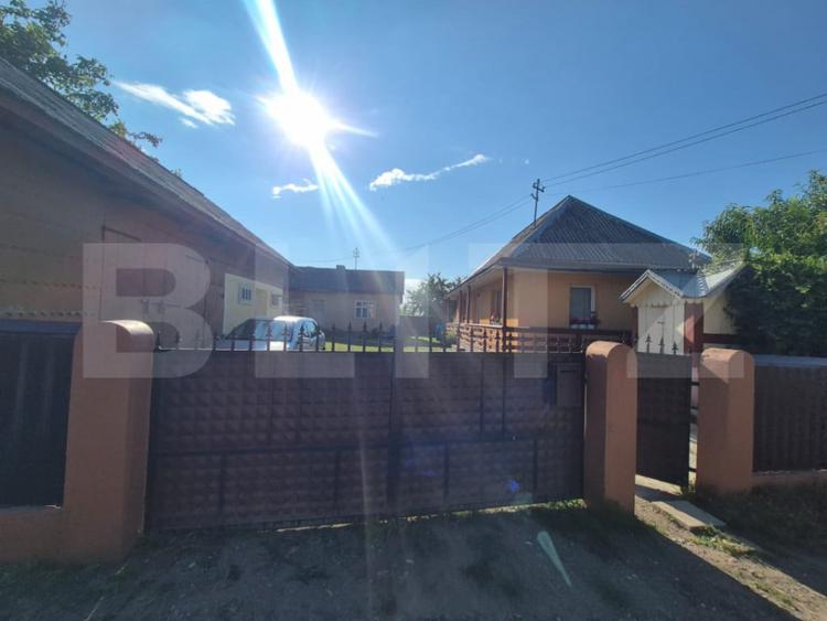 Casă cu 2 camere cu Teren 5600 Mp în Central