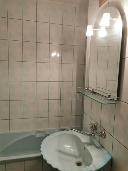 Apartament cu 3 camere decomandat în Energiei